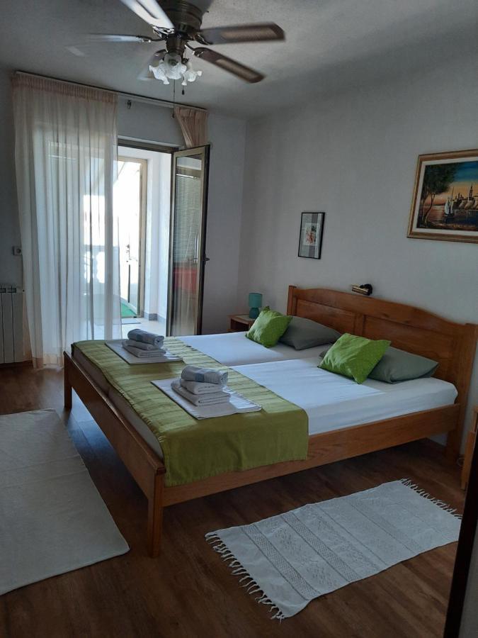 Apartments And Rooms Vinko Barbat na Rabu Exterior photo