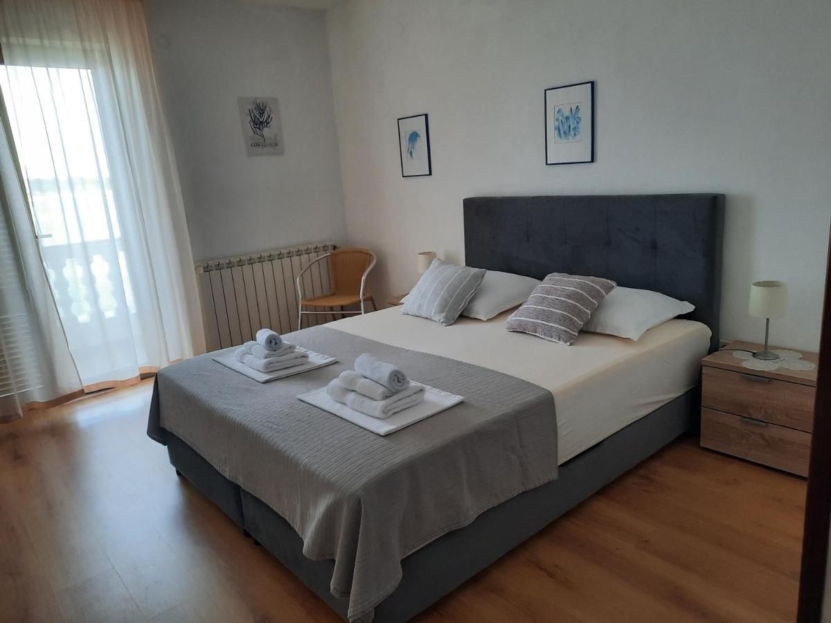 Apartments And Rooms Vinko Barbat na Rabu Exterior photo