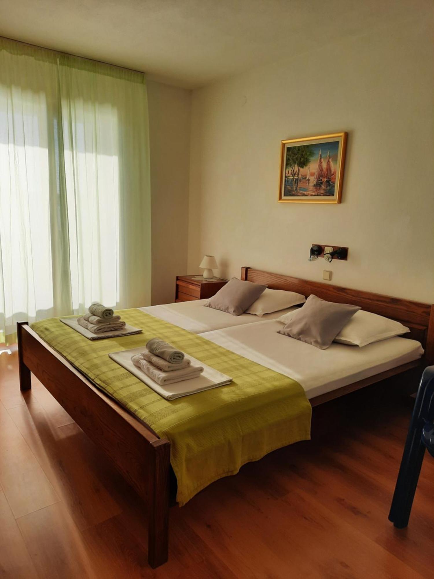 Apartments And Rooms Vinko Barbat na Rabu Exterior photo