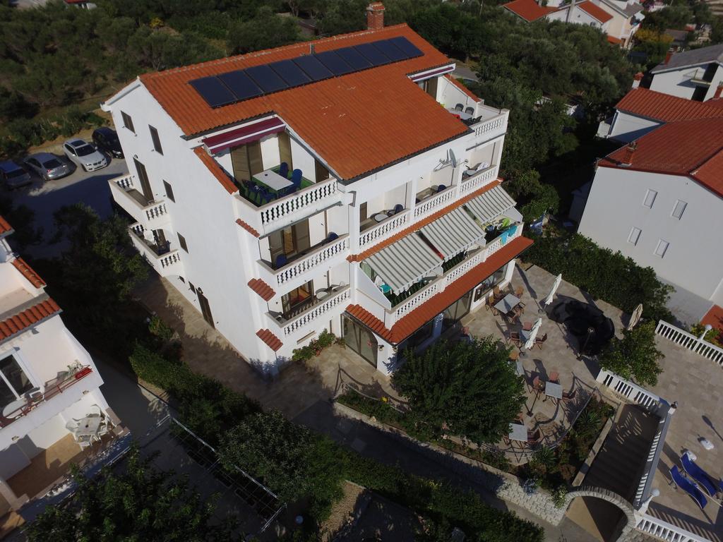 Apartments And Rooms Vinko Barbat na Rabu Exterior photo